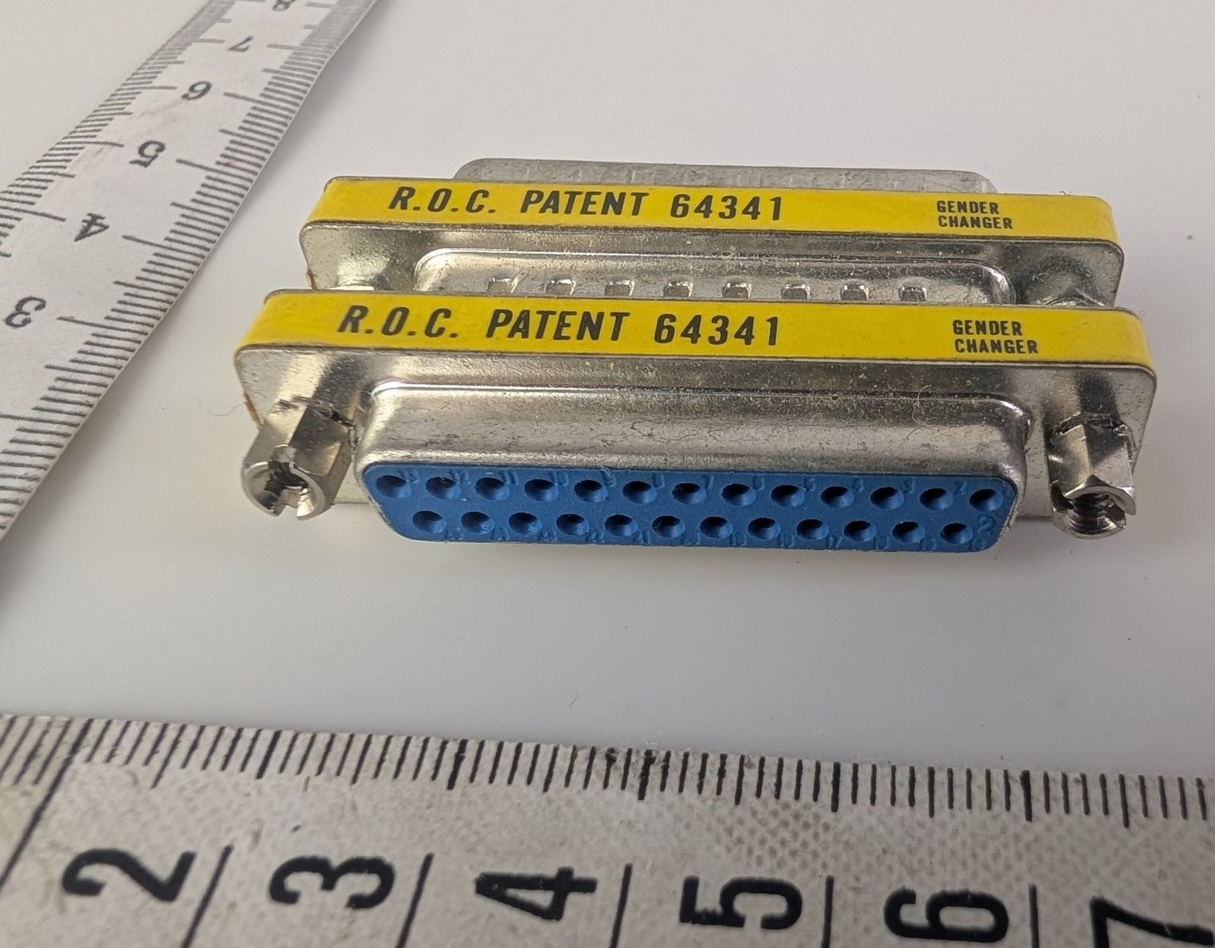 Unità & Adattatore: DB25 Gender Changer - R.O.C. Patent 64341 - Stecker – Usato da Zürich venduto da axolottchen 1