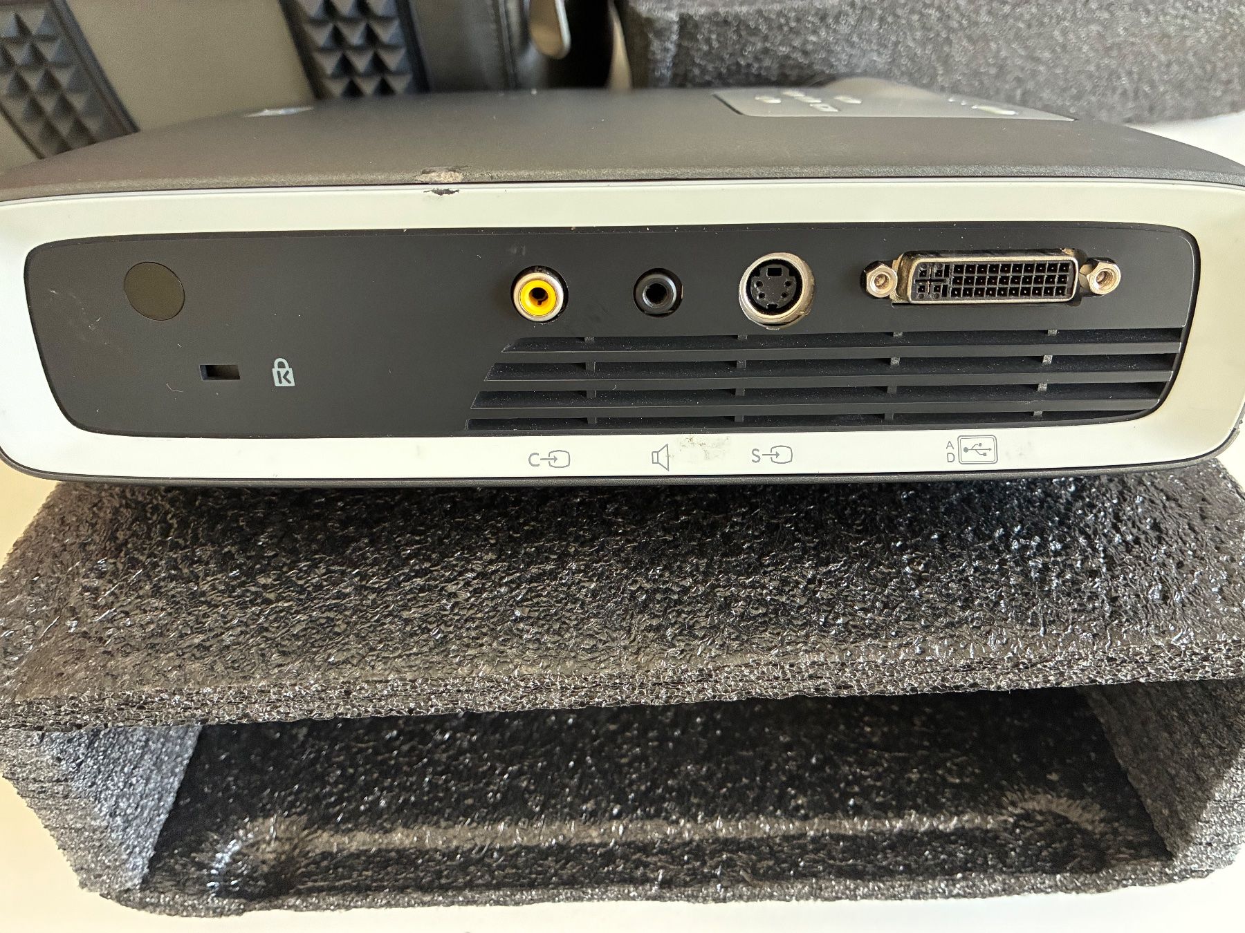 Hewlett Packard Proiettori: Projektor HP digital xb31 – Usato da Zürich venduto da ccu_s87c