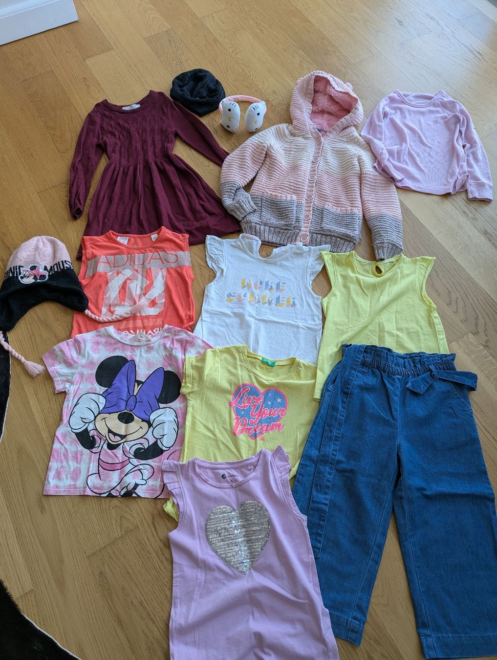 Lotti & Set di vestiti: Kleiderpaket Grösse 110 - 116 – Usato da Wallisellen venduto da Taurusit