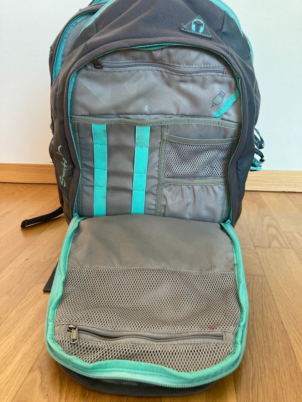 Satch Zaini: Satch Rucksack grau-türkis guter Zustand – Usato da Zürich venduto da Inne_aere 3