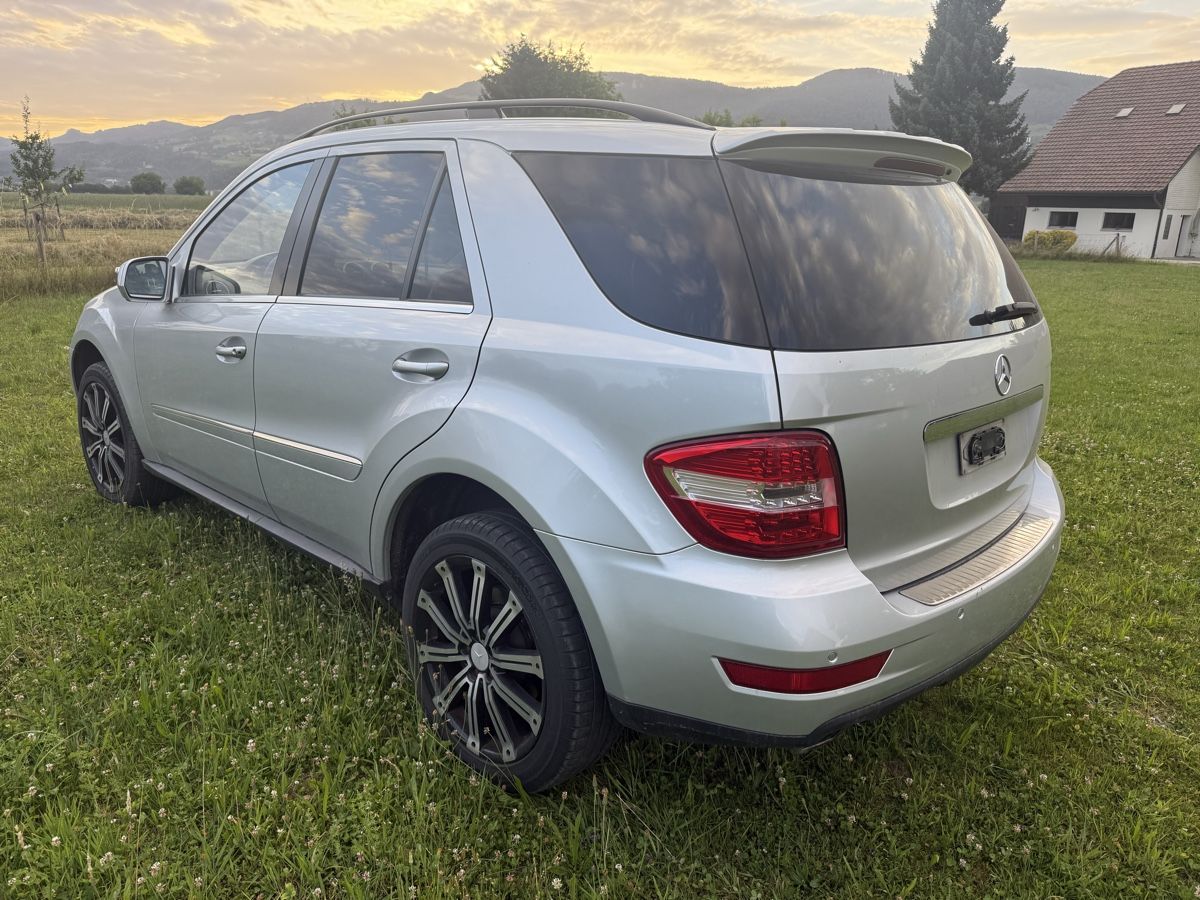 Mercedes-Benz Automobili: Mercedes ML 500 – Usato da Niederbipp venduto da baggerch 9