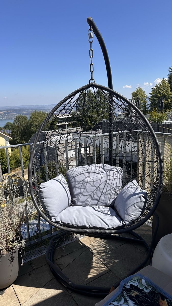 Poltrone pensili da giardino: Hängesessel Gartenmöbel gute Zustand 1 Stück – Usato da Feusisberg venduto da mar_v6tw