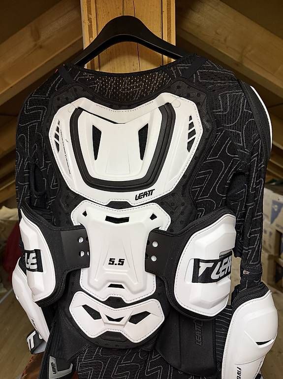 Leatt Protezioni & Imbottiture: Leatt Body Protector 5.5 Gr.L – Usato da Ruswil venduto da fle_6k6s 1