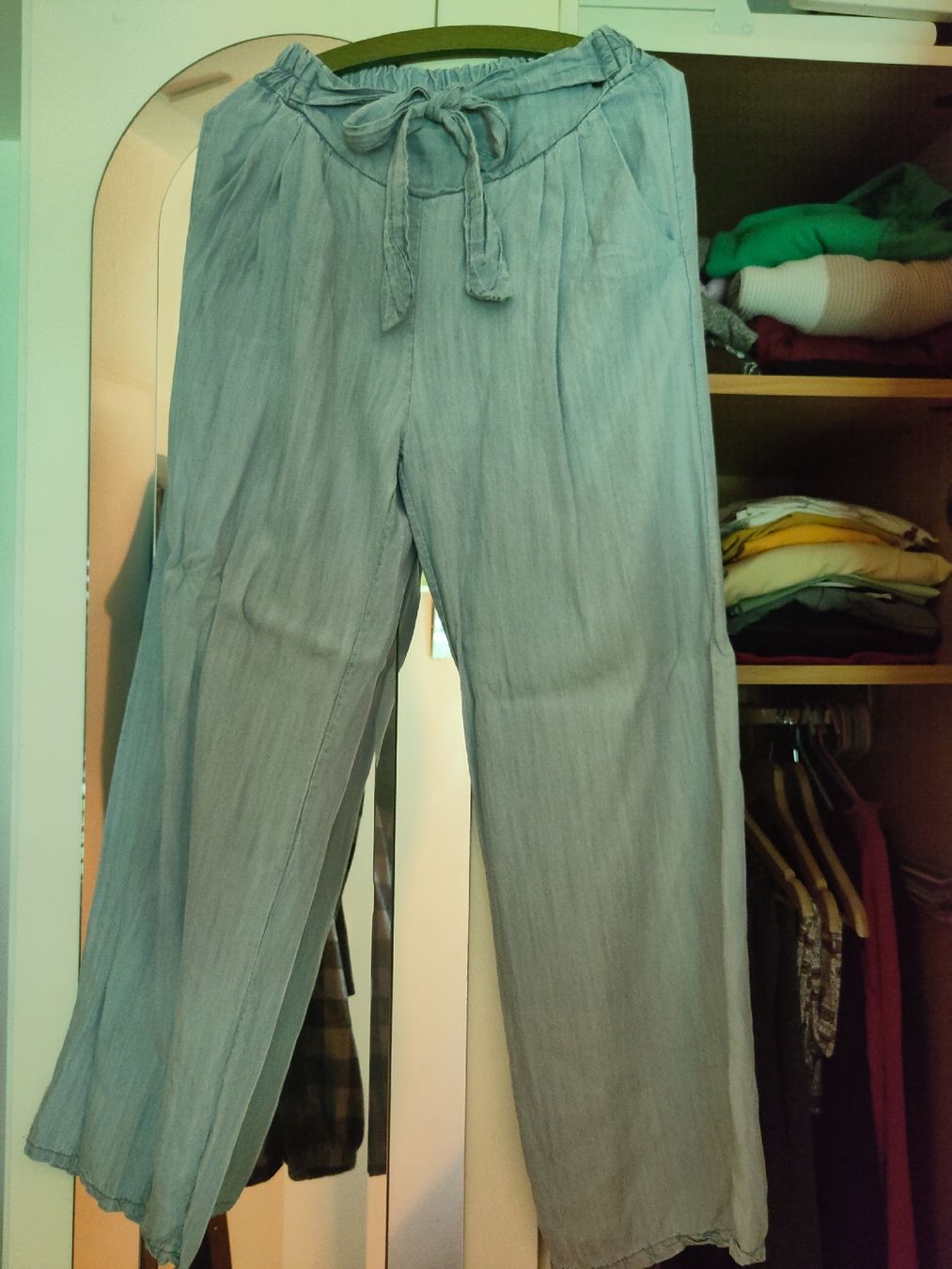 Pantaloni: Luftige Sommerhose, weich fallend, Grösse M – Usato da Dübendorf venduto da Cocochala8