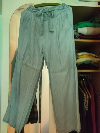 Luftige Sommerhose, weich fallend, Grösse M