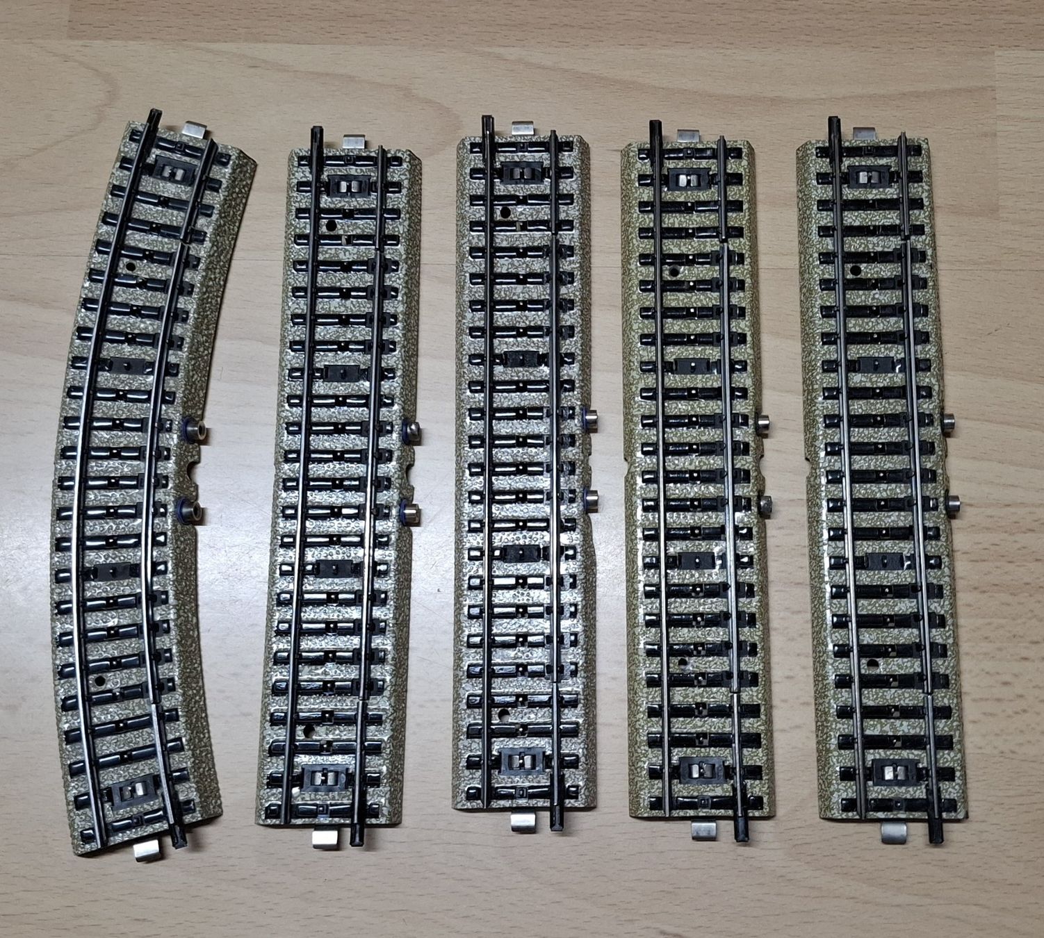 Märklin Modellini di ferrovie: Märklin Kontaktschienen – Usato da Alchenstorf venduto da mani97