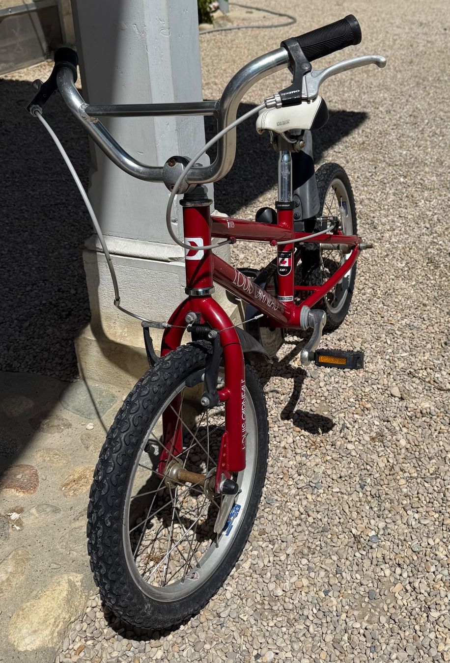 Velos: Vélo Louis Garneau 16 pouces rouge parfait pour l'été – Gebraucht aus Crassier von cyr_pn7w 1