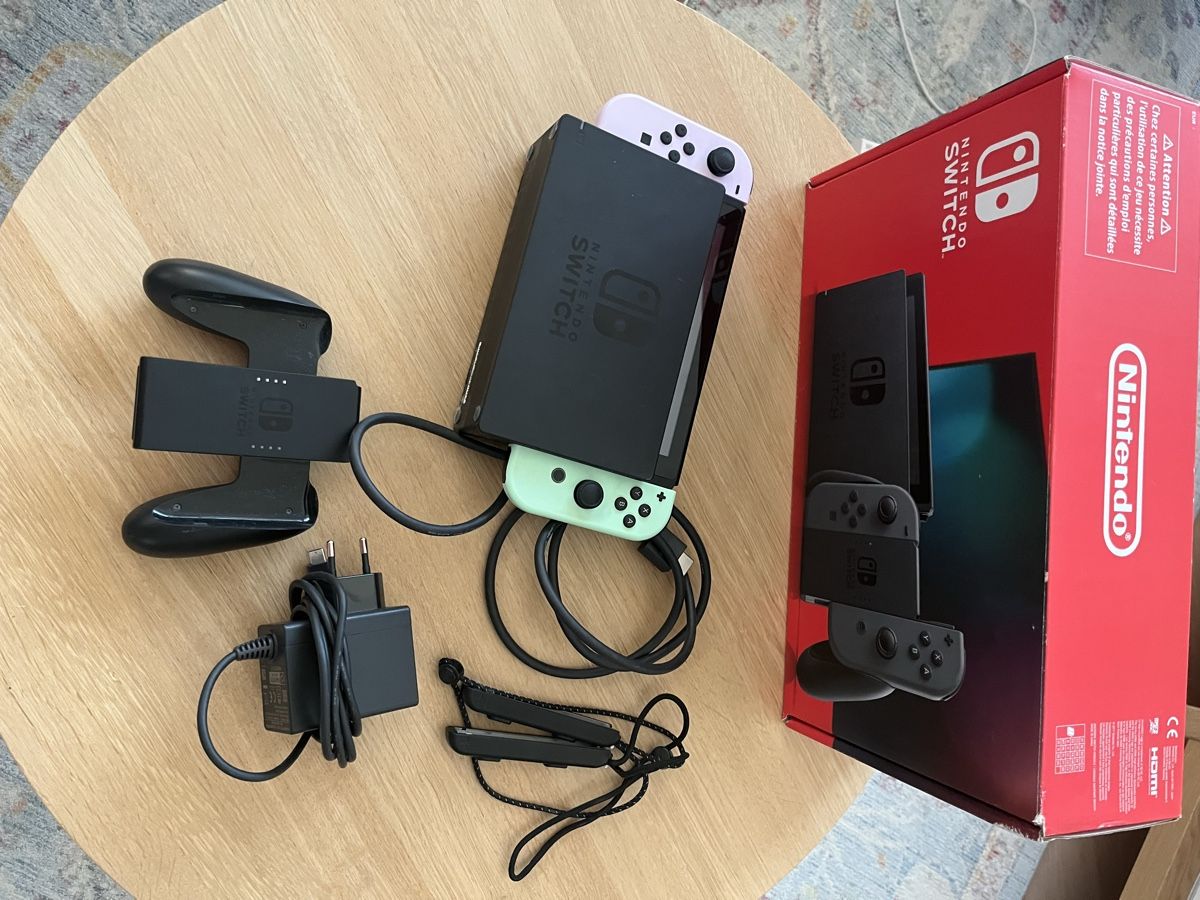 Nintendo Consoles: Nintendo Switch console – D'occasion à Vessy par rijl