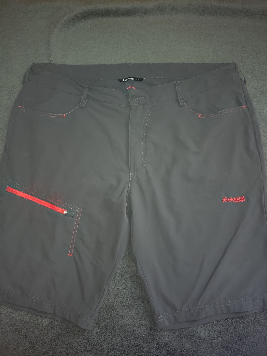 Bergans Pantaloni: Bergans kurze hose xxl – Usato da Adliswil venduto da Napa666