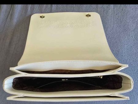 Sac à main Love Moschino matelassé couleur beige état neuf