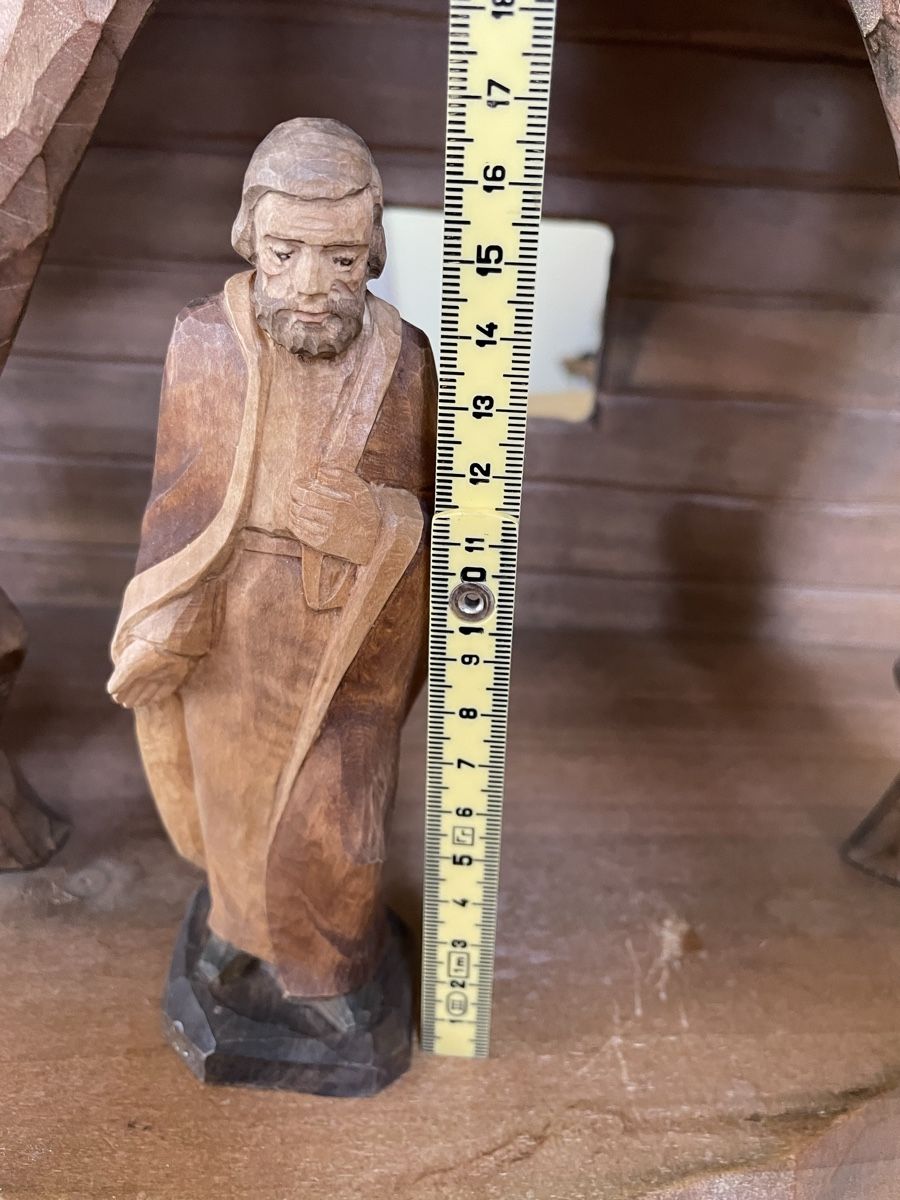 Statuette: Josef stehend E. Thomann Brienz – Usato da Flawil venduto da Naphtali 1