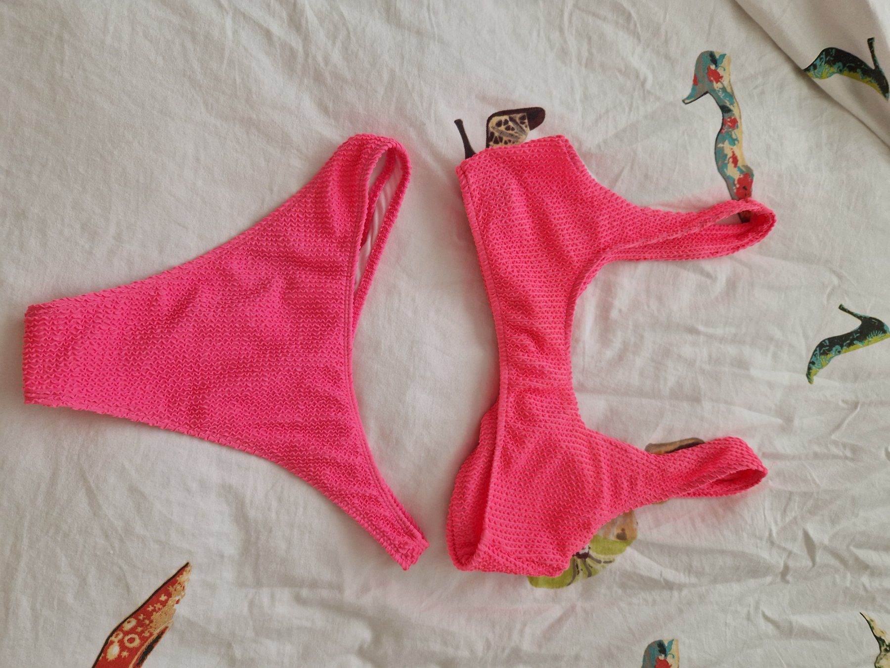 Badekleider & Bikinis: Bikini rosa Gr. M Frottee – Gebraucht aus Erlinsbach SO von ULIKH 8