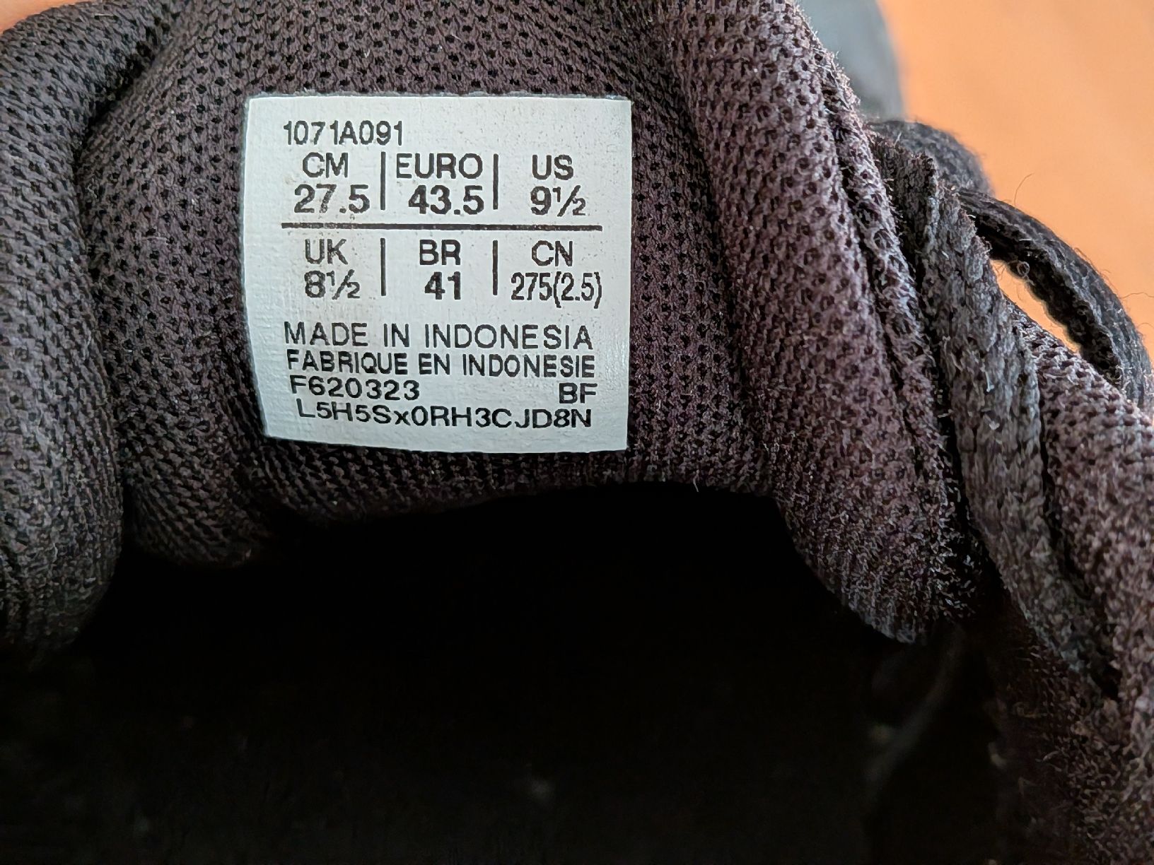 Asics Scarpe da uomo: ASICS Hallenschuhe schwarz Grösse 43.5 – Usato da Bern venduto da Runner007 4