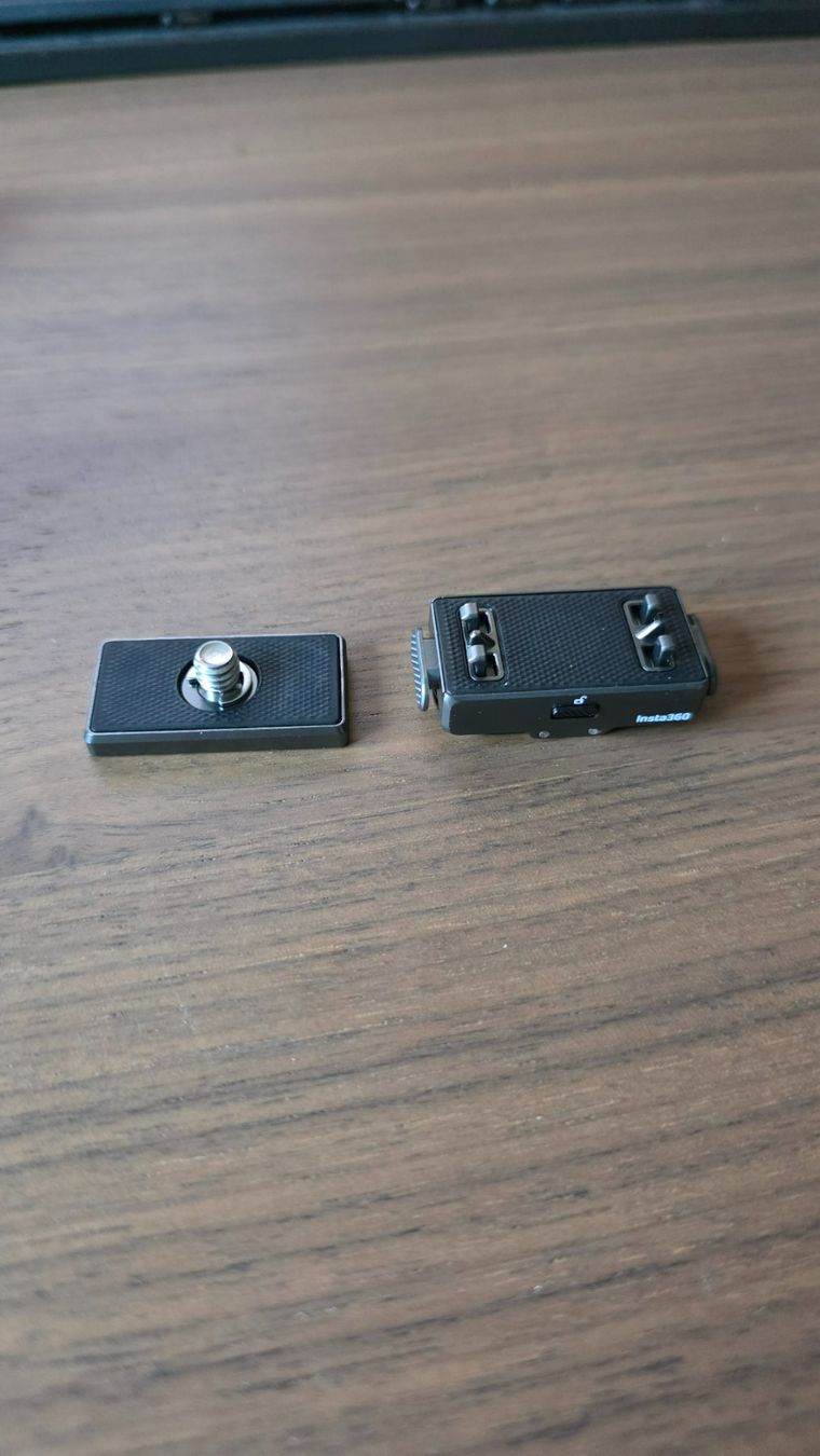 Insta360 Treppiedi & Teste: Original Insta360 X5 Quick Release Mount – Usato da Wil SG venduto da Silvan225 3