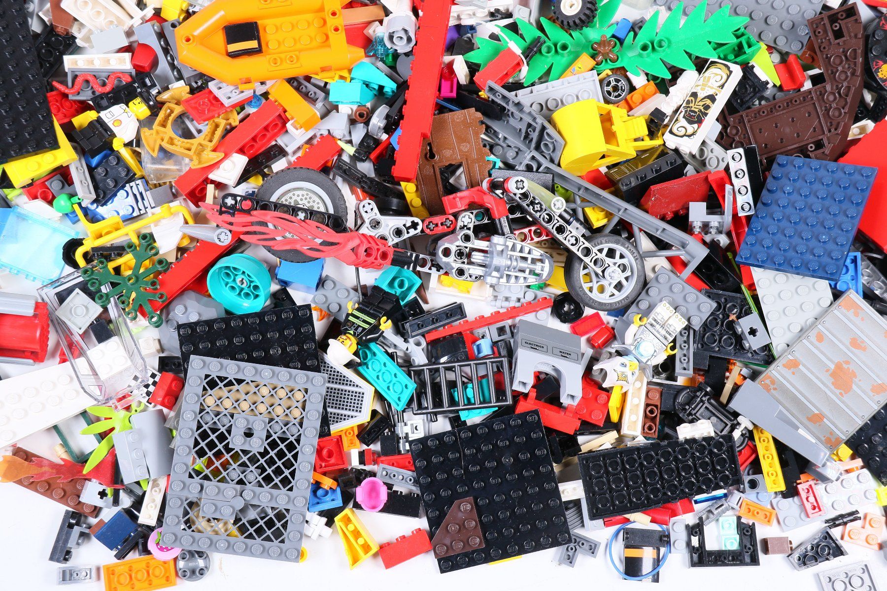 Lego Kit di costruzioni: 1.5 kg. Legoteile mit Minifiguren – Usato da Hettlingen venduto da Scholi99 1