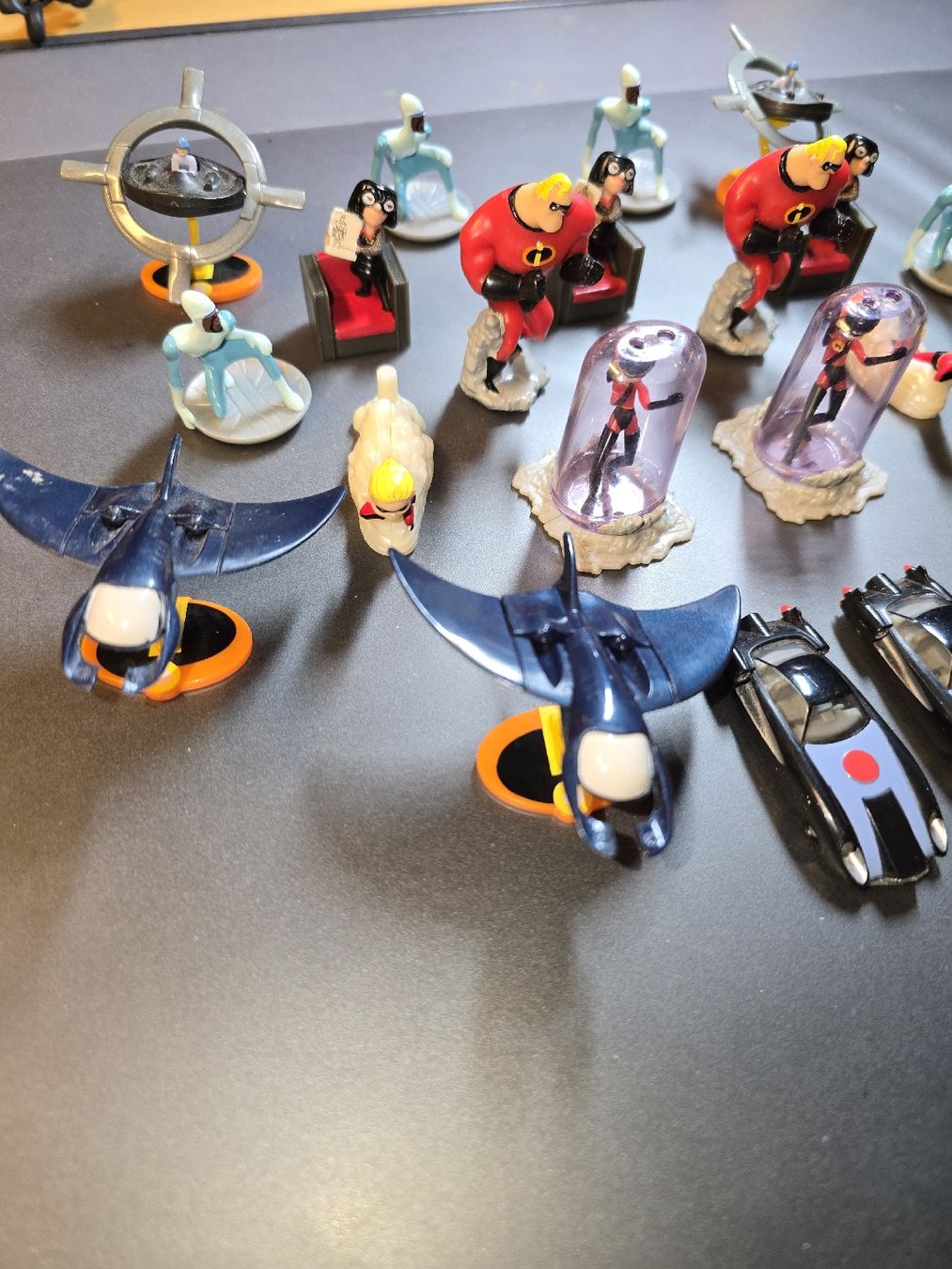 Disney Statuette: Ü-Eier Sammlung Incredible 💥 ab 1Fr – Nuovo (secondo la descrizione) da Elsau venduto da oli_2tdc 2