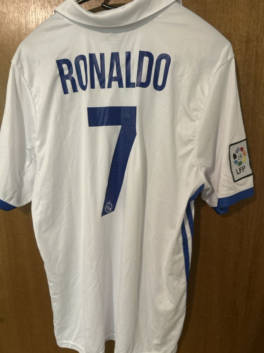 Real Madrid Maillots de corps & Pantalons: Real Madrid Trikot – D'occasion à Ittigen par Jersey-plug 1