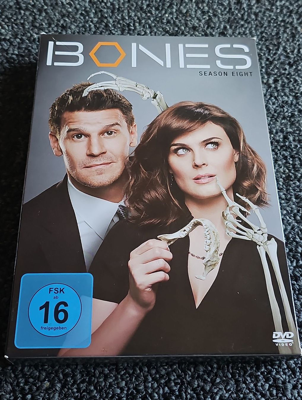 Tutti i DVDs: Bones - Die Knochenjägerin - Staffel 8  – Usato da Ruswil venduto da jan_bxl5