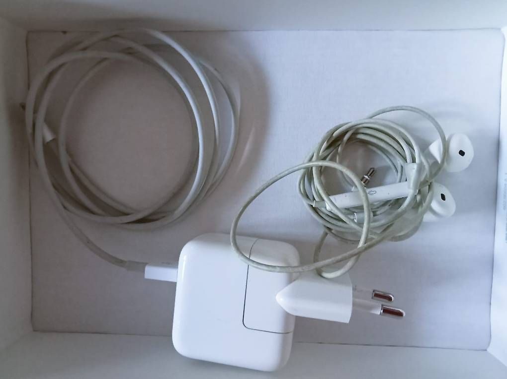 Tablet PC: Vendo iPad 4 – Usato da Losone venduto da car_2cl8 2