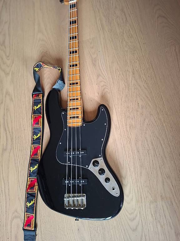 Squier Musikinstrumente: Basso Squier ''Jazz Bass'' nero – Gebraucht aus Sorengo von rob_nyt2 2