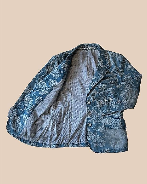 Jacken: Blue jacket with a floral pattern and light shoulder padding – Gebraucht aus Langnau i. E. von 2ndhand.flohmi 3