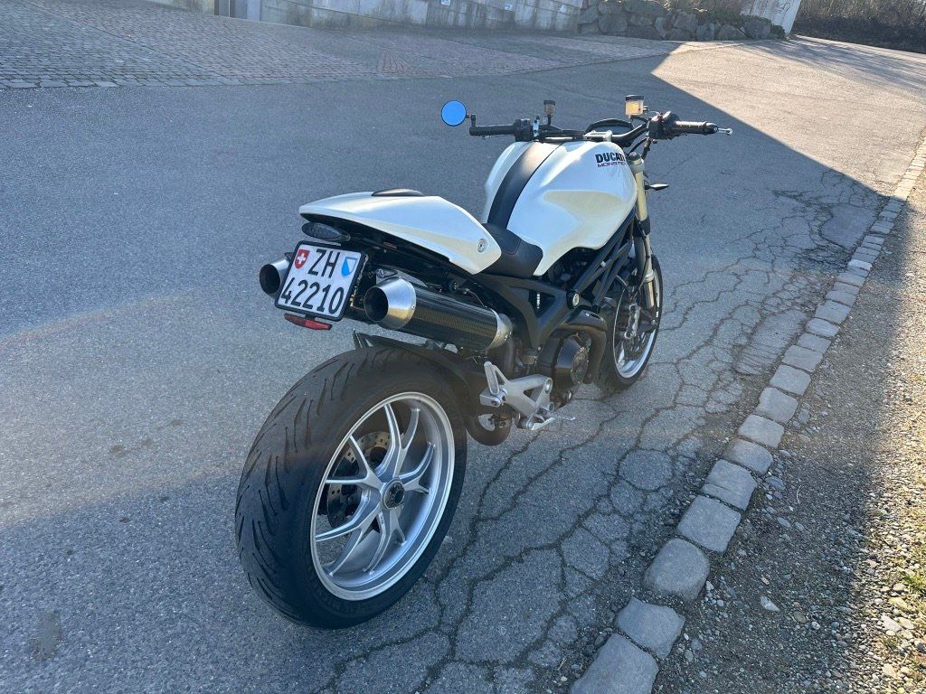 Ducati Strada: Ducati Monster 1100 – Usato da Steinmaur venduto da fiumicello01 2