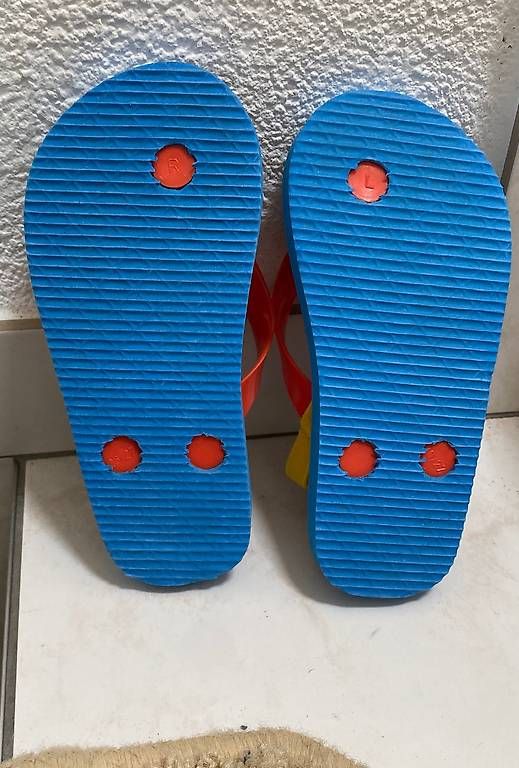 Schuhe für Jungen: Spiderman Flip Flops 26/27 ungetragen  – Gebraucht aus Fehren von Flugzeug1177 1