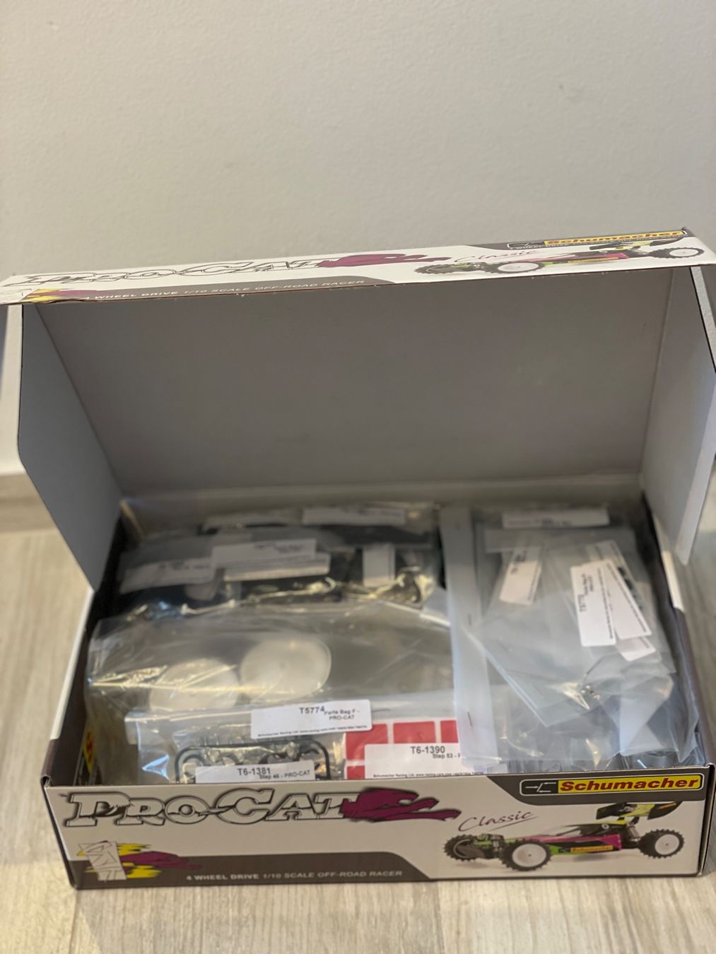 Modellismo RC: Schumacher Pro Cat Release Modell neu – Nuovo (secondo la descrizione) da Spreitenbach venduto da alishaesseiva 1