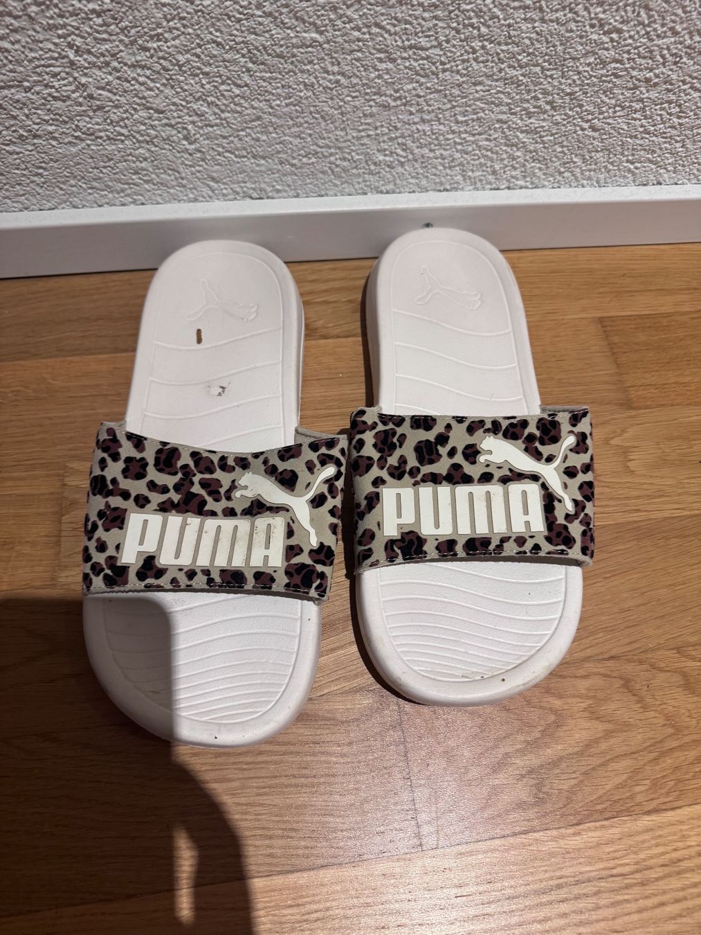 Puma Scarpe da donna: Puma Badeschuhe leo 41 – Usato da Ostermundigen venduto da farfallina1606