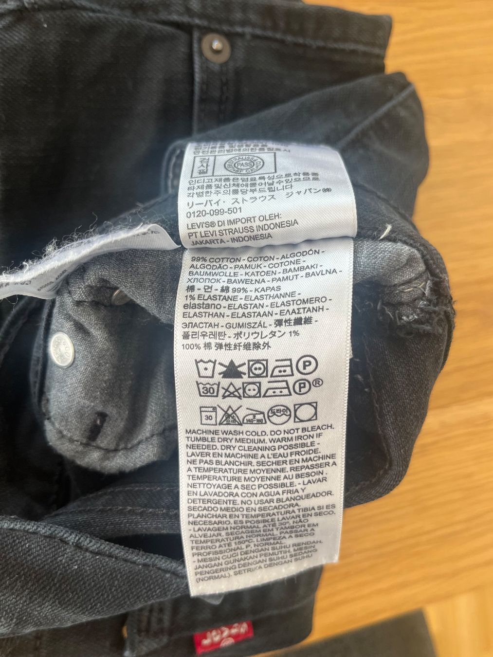 Levi's Jeans: Levi's 512 Jeans / Grösse W30/L32 / black – Usato da Zollikofen venduto da Michel_A 1