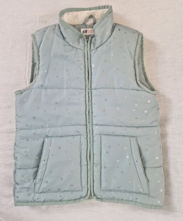 ​H&M Kinder-Weste – Hellgrün mit Herz-Print – Gr. 122/128