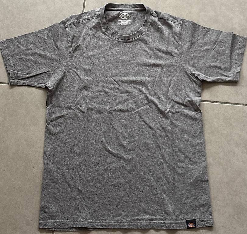 T-shirt: T-shirt Dickies taille M – Usato da Confignon venduto da meg_qb7b