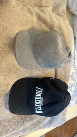 2 Caps Gr. One size 
