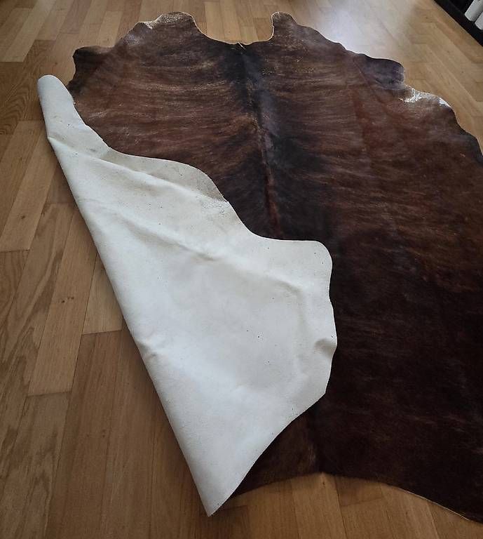 Teppiche: Teppich aus Kuhfell – Gebraucht aus Herisau von lia17