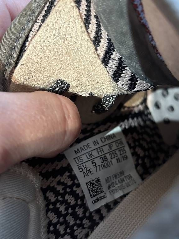 Adidas Scarpe da uomo: Adidas Yeezys – Nuovo (secondo la descrizione) da Embrach venduto da GPranjic 2