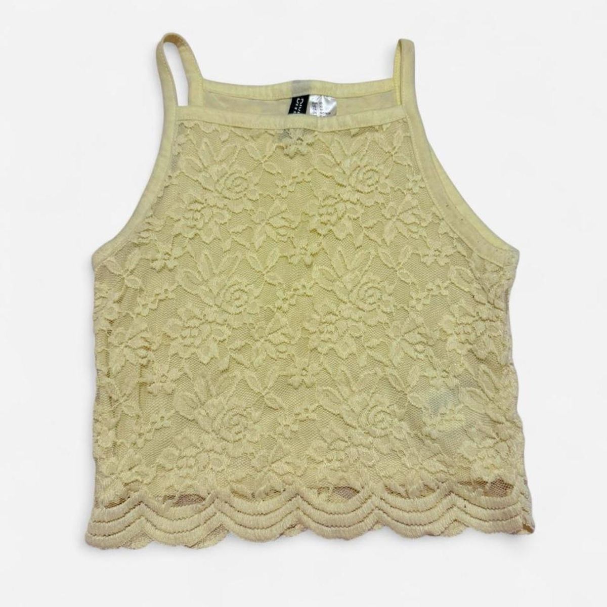 Top: Yellow Lace Crop Top  – Usato da Basel venduto da 1moonstar