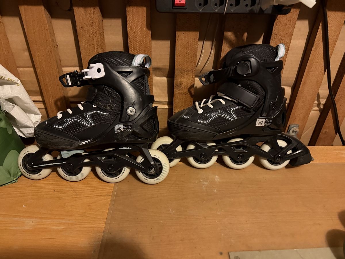 Oxelo Pattini in linea & Pattini a rotelle: Inlineskates, schwarz, Grösse 32-35 – Usato da Kloten venduto da Thobu1