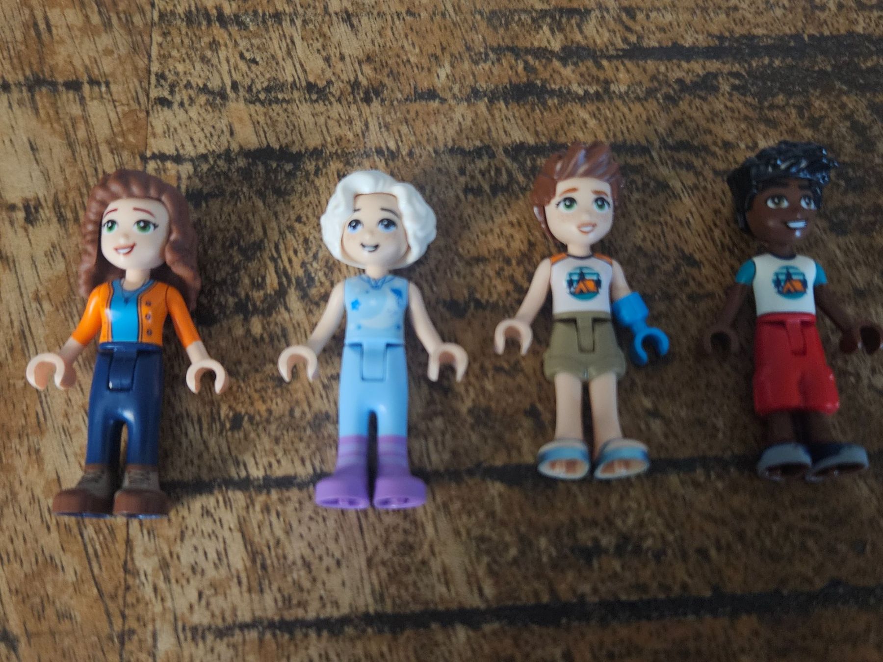 Lego Baukästen: lego friends lot de 4 figurines. – Gebraucht aus Confignon von Ecrofigs