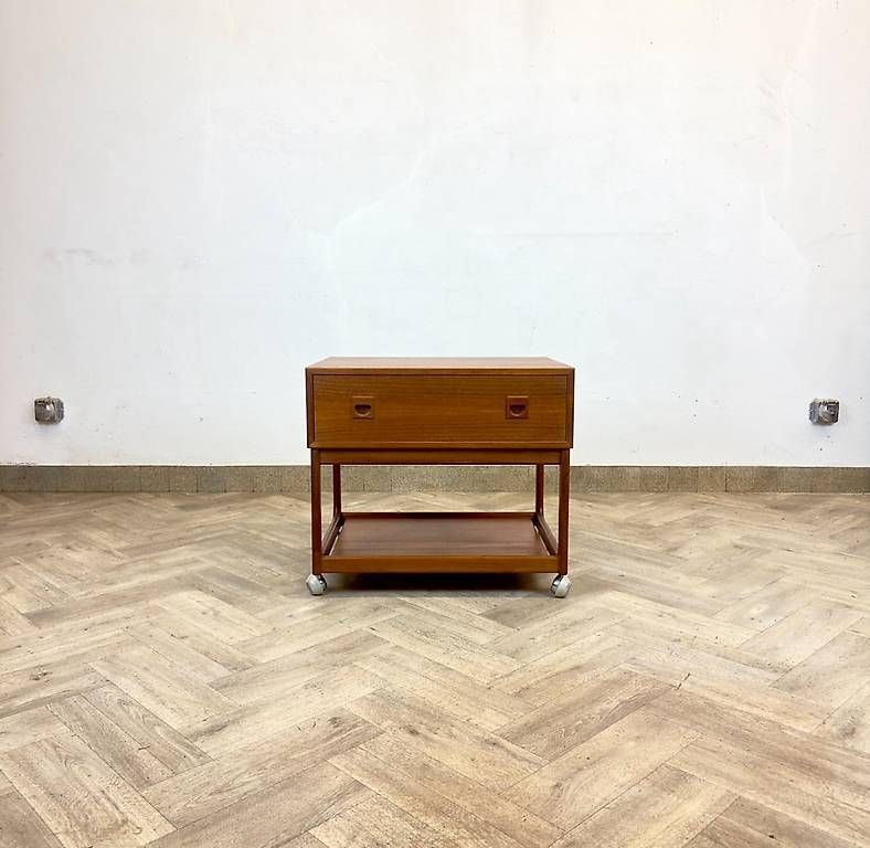 Carrelli di servizio: Mid Century dänischer teak Servierwagen by Brouer – Usato da basel venduto da vintory.ch 1