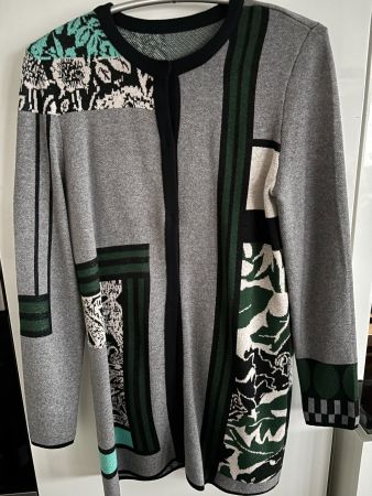 Jacke mit Druckknöpfen Grösse S