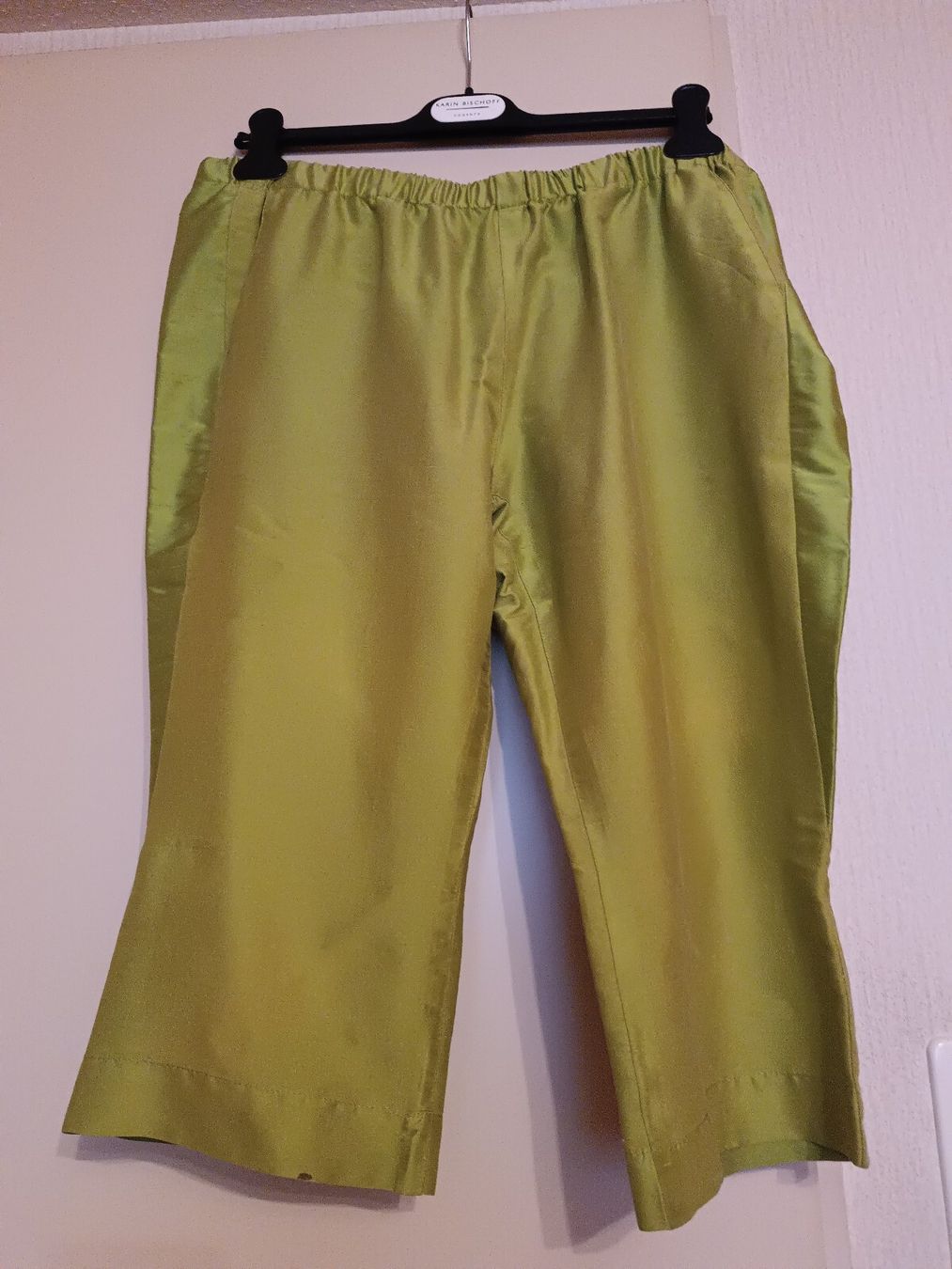 Hosen: Seidenhose Capri Damen Grün – Neu (gemäss Beschreibung) aus Horn von sonjamenzi