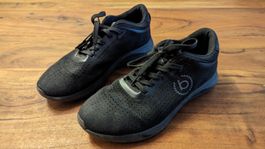 Bugatti ultraleichte Stoff Schuhe mit schönem Design Gr. 40