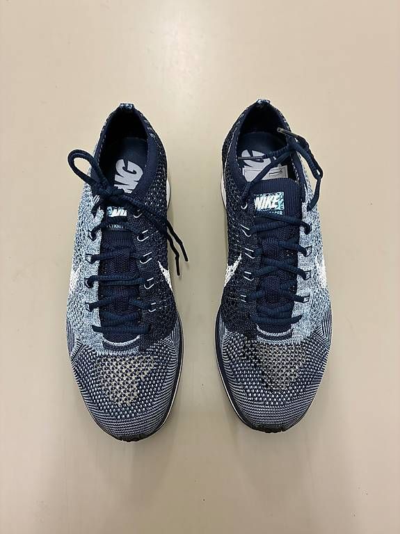Nike Scarpe da uomo: Nie getragene Nikes / Grösse 42 – Nuovo (secondo la descrizione) da Kloten venduto da Boki_1987 1