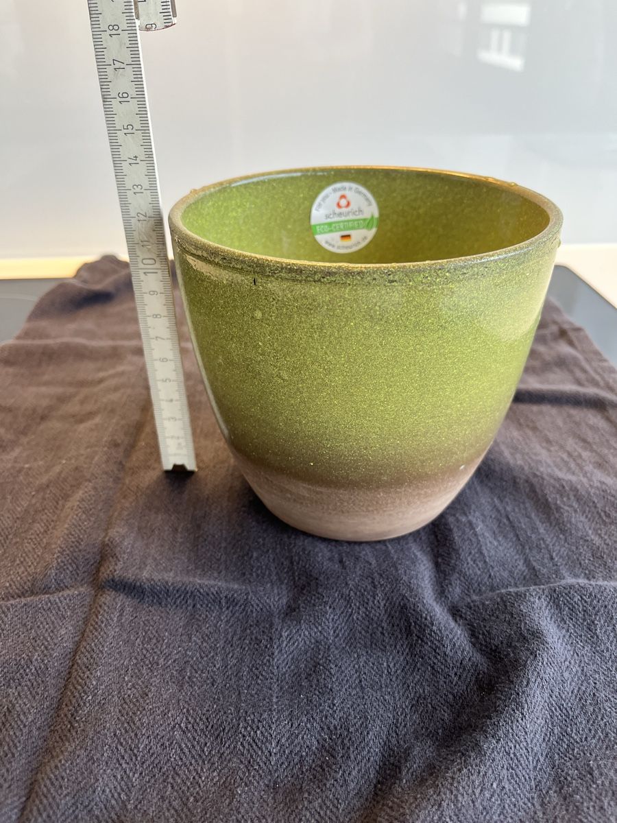 Blumentöpfe: Blumentopf D19cm H 15cm – Gebraucht aus Luzern von Buesu1989 1