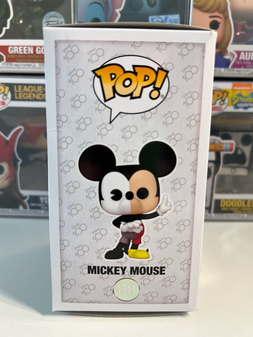 Funko Statuette: Funko POP! Disney  Mickey Mouse (Split Color) Edit. Limitée – Usato da Le Mouret venduto da perfectbijou 1