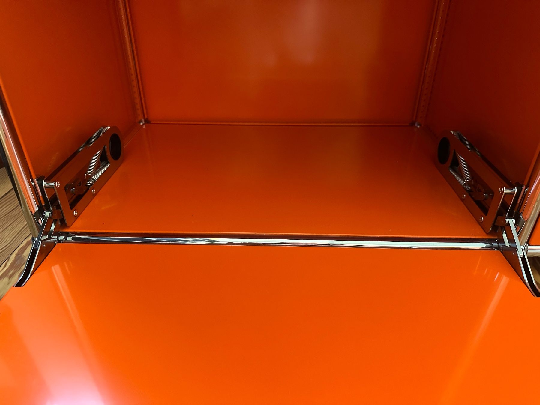 USM Regale: Mobile USM Haller arancione – Gebraucht aus Lugano von YannickW97 2