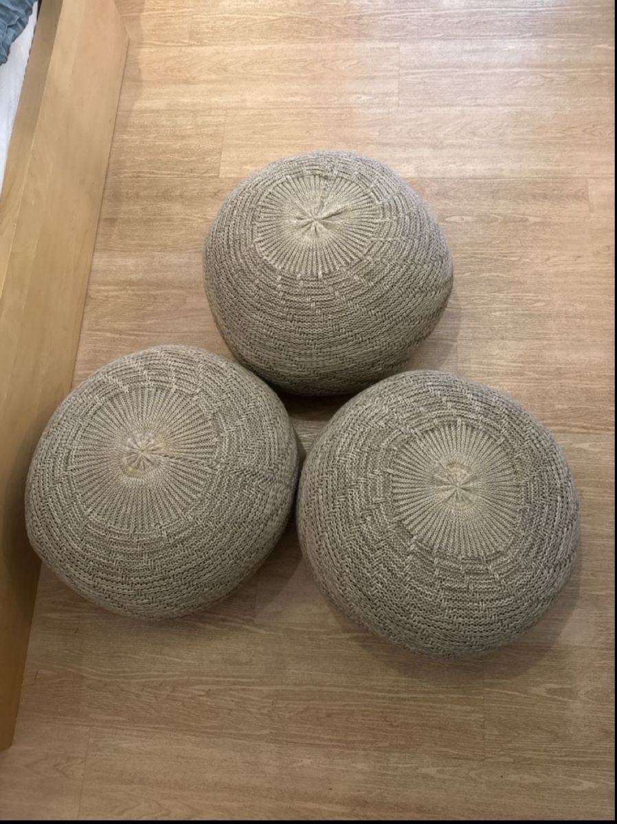 Ikea Tabourets: Poufs IKEA 3x – D'occasion à Delémont par YBroquet
