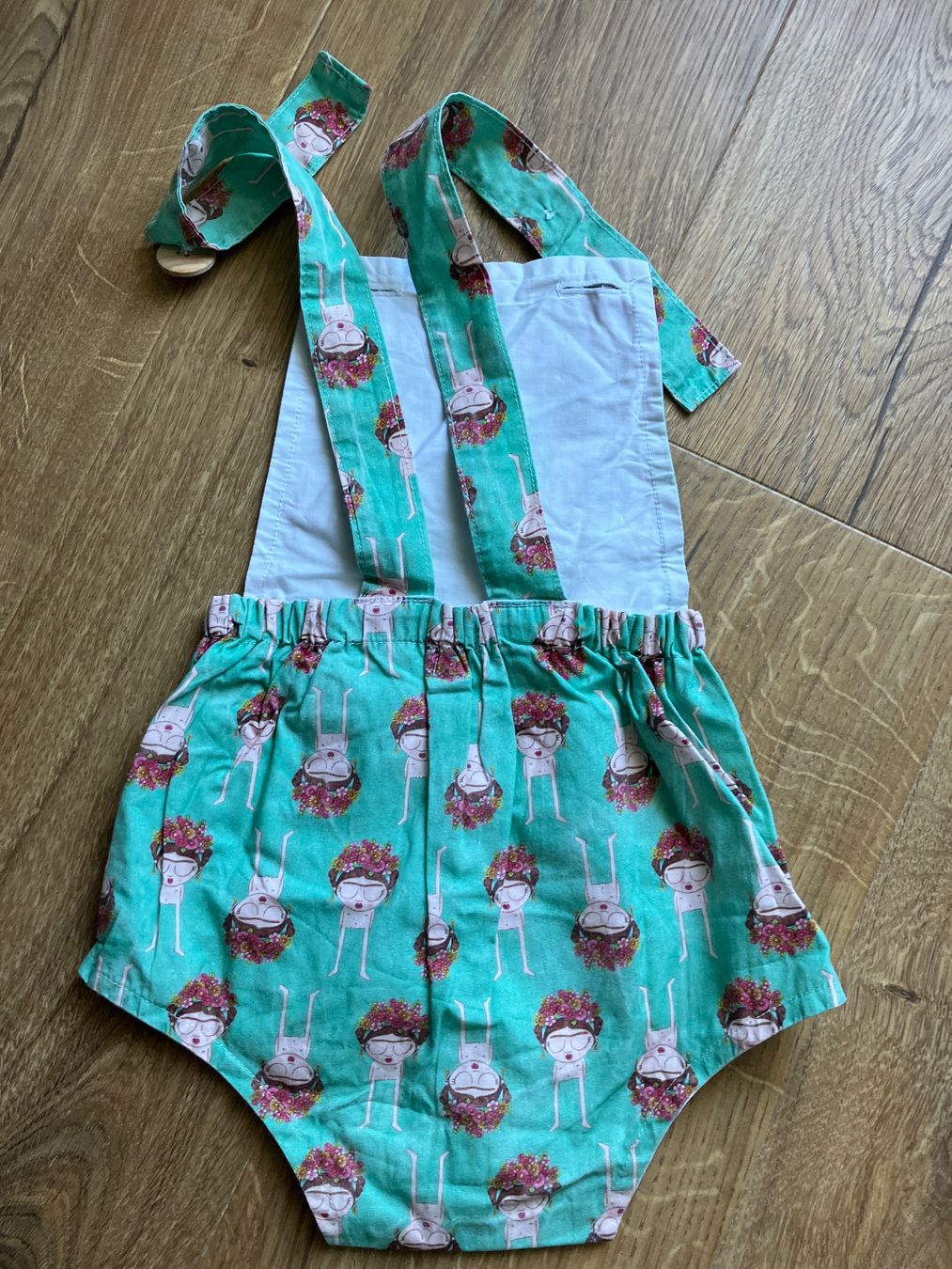 Tute: Frida Kahlo Jumpsuit 24M – Usato da Brugg AG venduto da Magna3 1