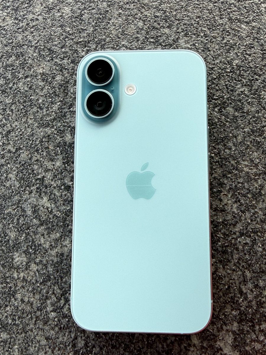 Apple Telefoni cellulari / Smartphones: Smartphone Apple iPhone 16 Ultramarin neuwertig – Usato da Heerbrugg venduto da bischi13 4
