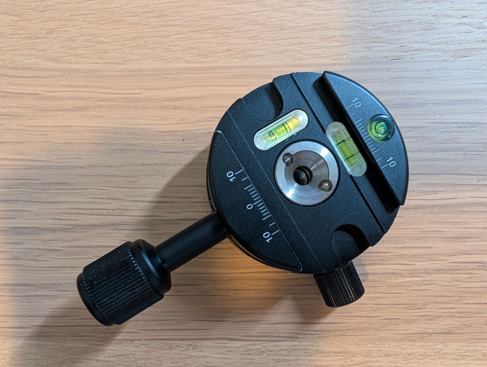 Fotocamera: Arca type panoramic tripod head model B – Nuovo (secondo la descrizione) da Lausanne venduto da AndreiB